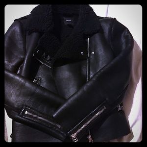 Forever 21 black faux shearling moto jacket L